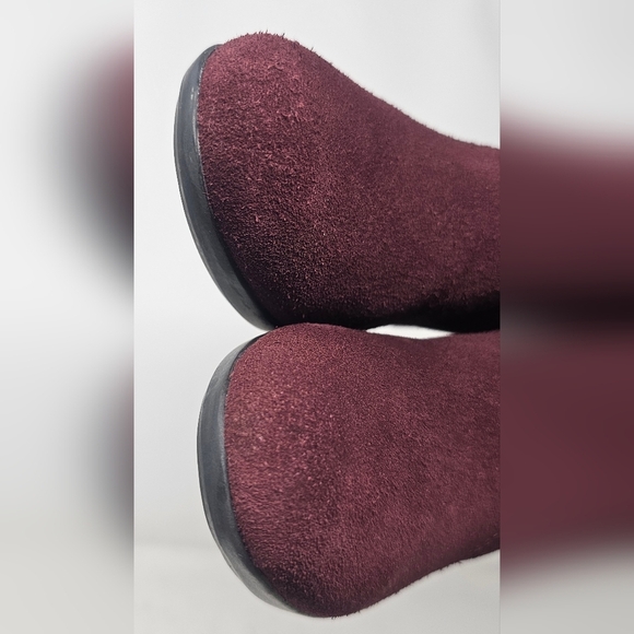 Clarks Collection Women's Burgandy Suede Wedge Heel Ankle Boot Size 5.5M - Picture 4 of 15